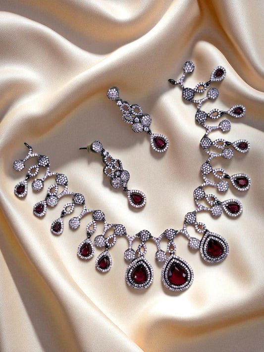 MINT GREEN VICTORIAN POLISH AD NECKLACE SET