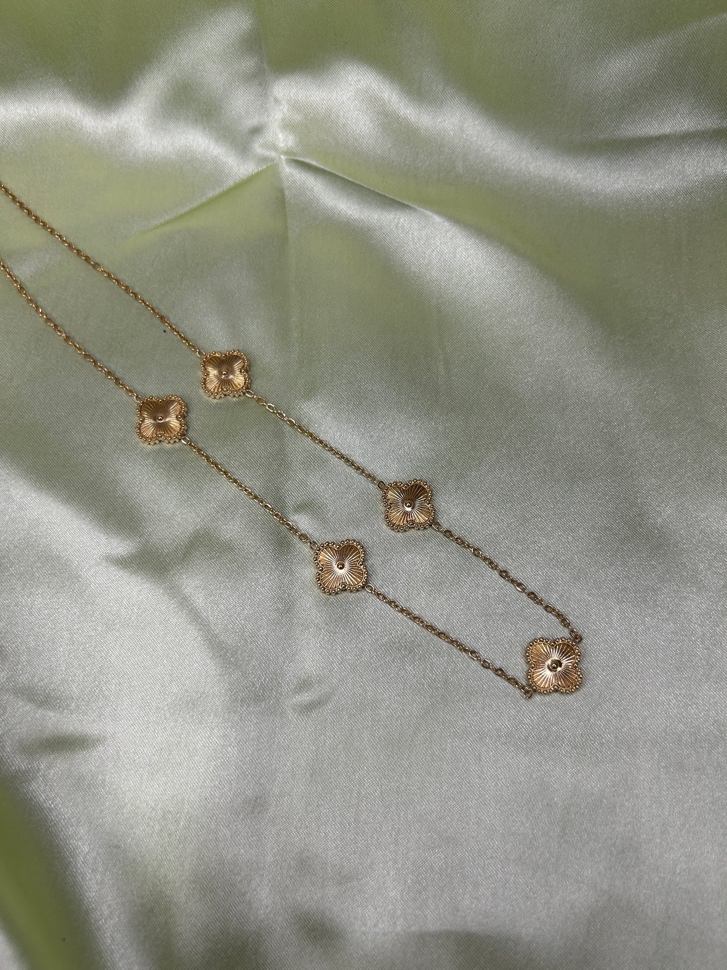 Gold polished Clover Chain