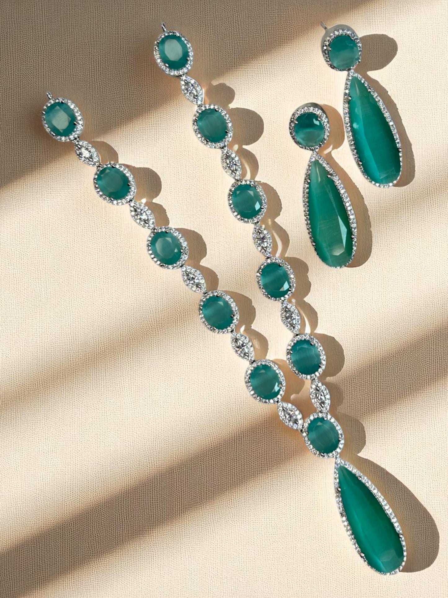 Monalisa Stone Pendant Set Adorned with Sparkling American Diamonds