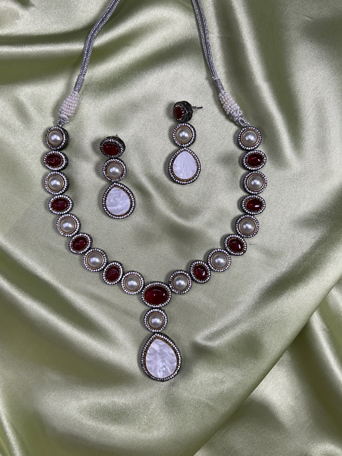 EMERALD & PEARL VICTORIAN NECKLACE SET