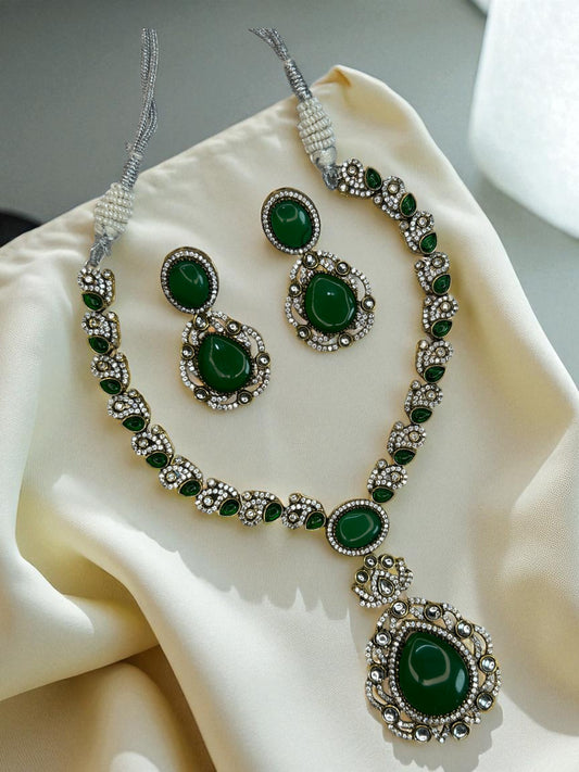 Antique styled Necklace Set with Drop Pearl Pendant