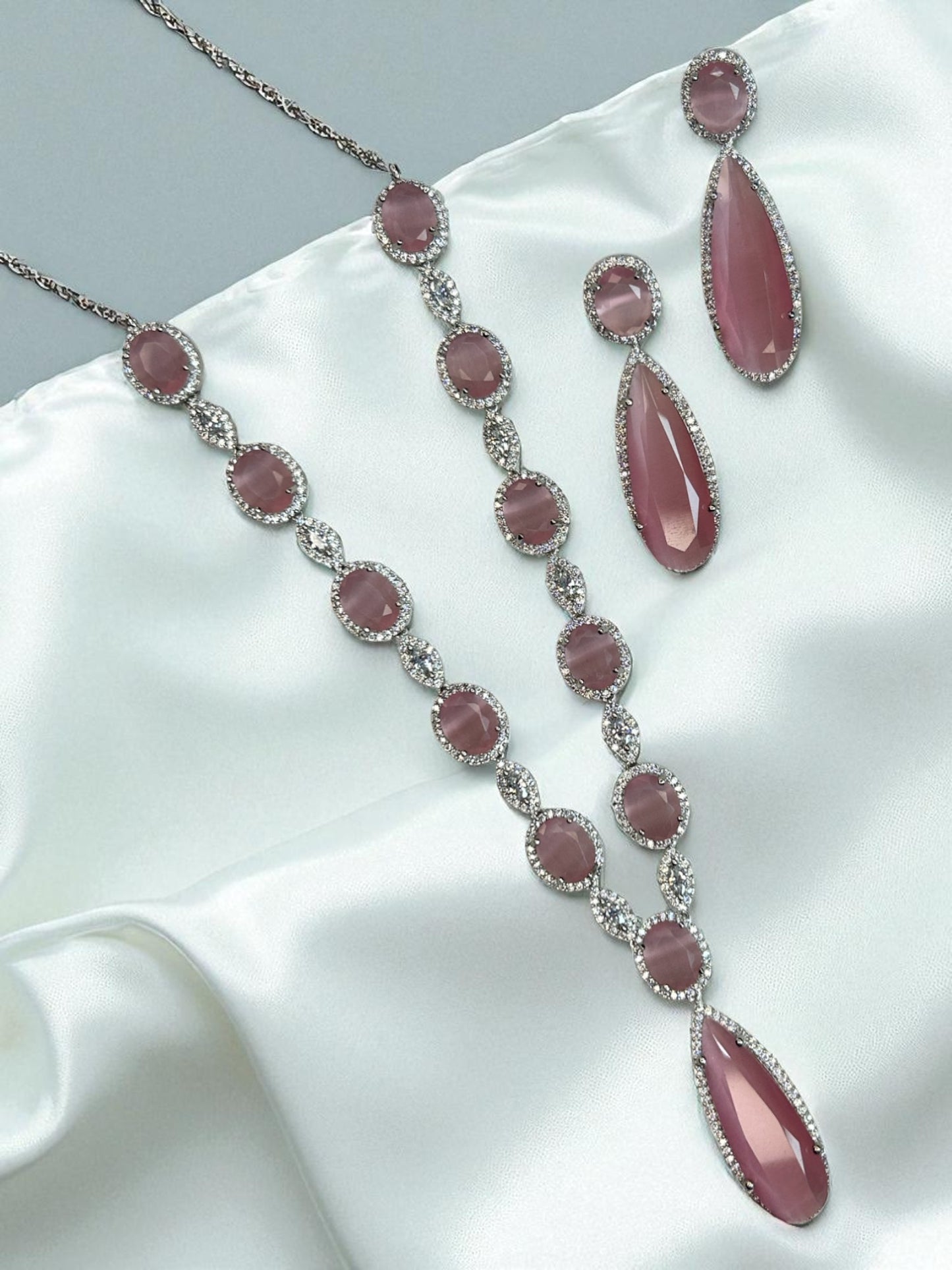 Monalisa Stone Pendant Set Adorned with Sparkling American Diamonds