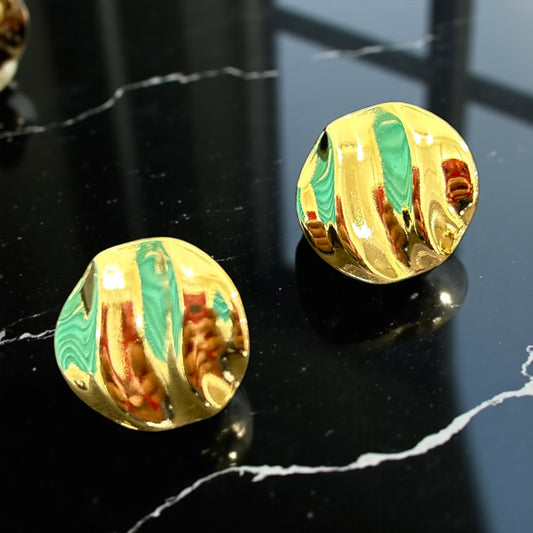 Wave Pattern Round Shaped Stud Earrings