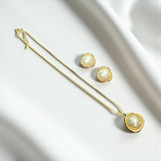 Pearl Jewellery Pendant with Stud Earrings